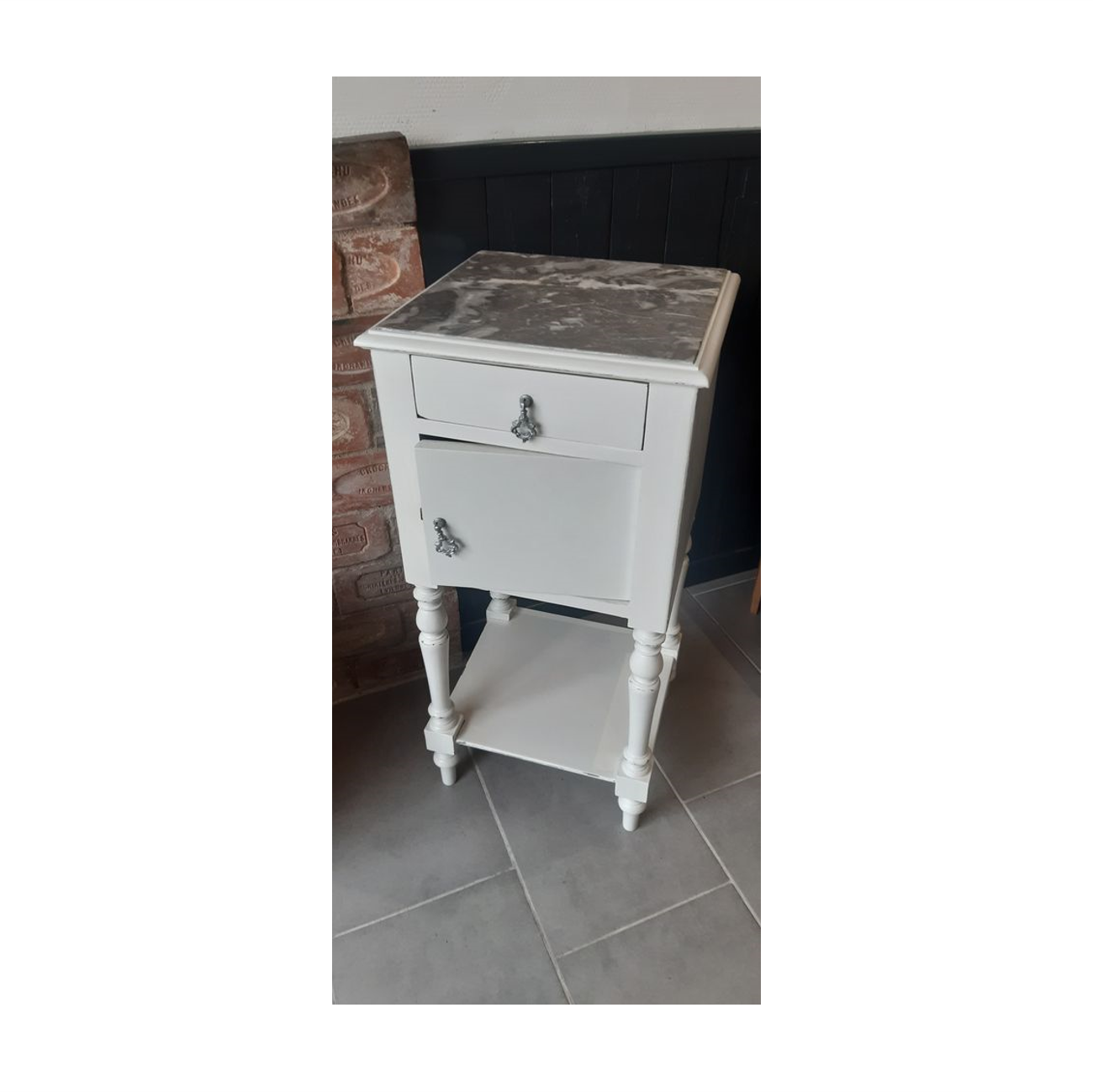 Table de chevet